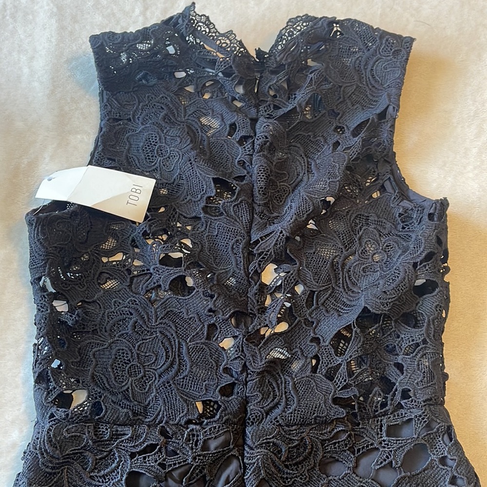 Toni black lace dress - Picture 2 of 3